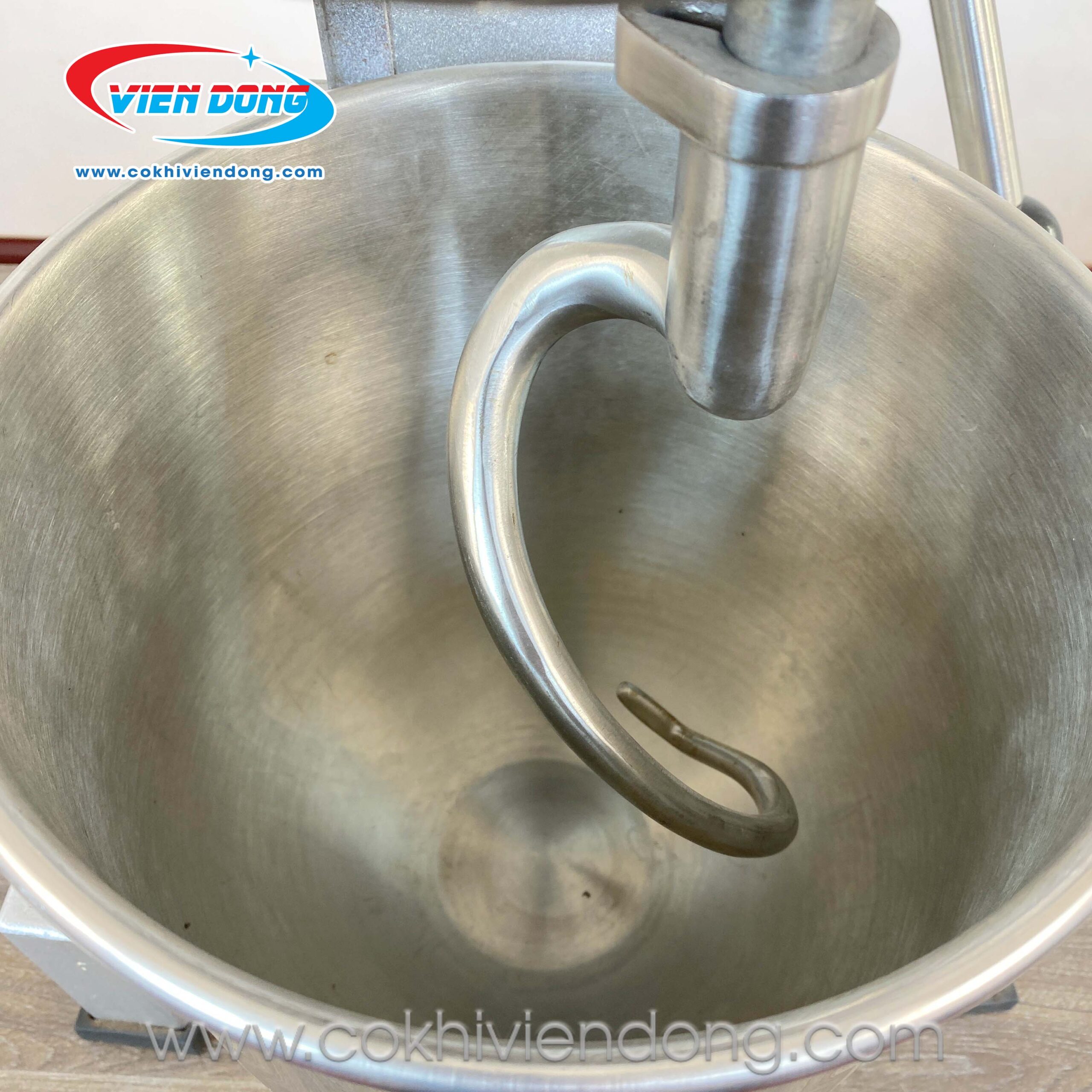 Máy trộn bột đánh trứng