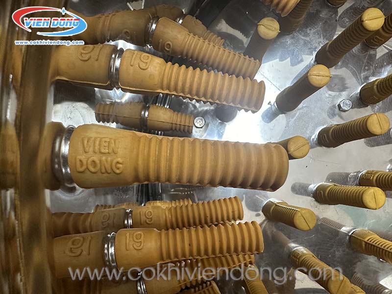 Núm cao su máy vặt lông gà