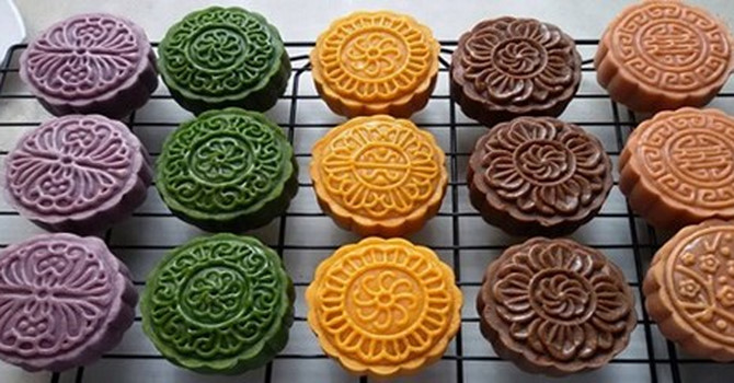 Không nổi tiếng vẫn kiếm hàng trăm triệu nhờ bán bánh Trung Thu handmade