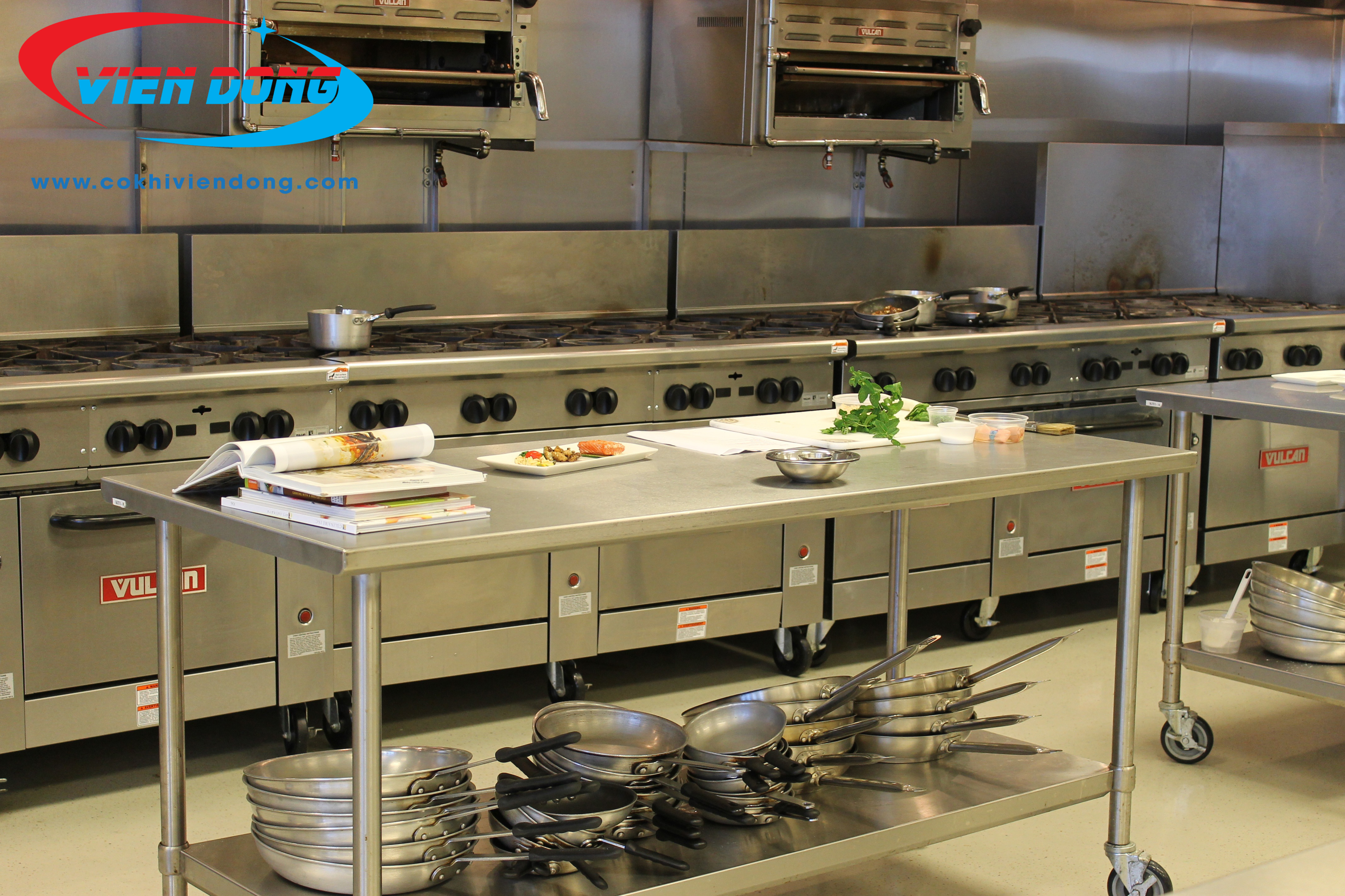 Tìm hiểu về các thiết bị cần có trong bếp canteen trường học, bệnh viện