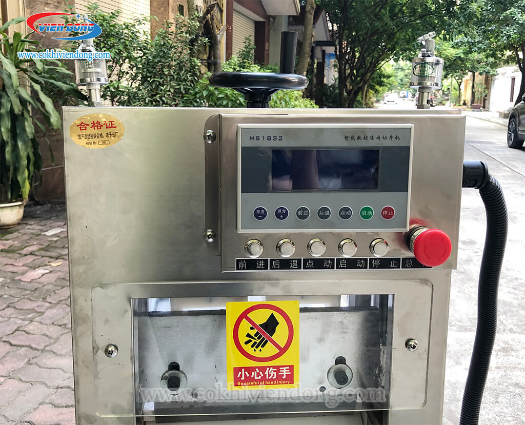 Máy thái thịt đông lạnh 2 họng (16)