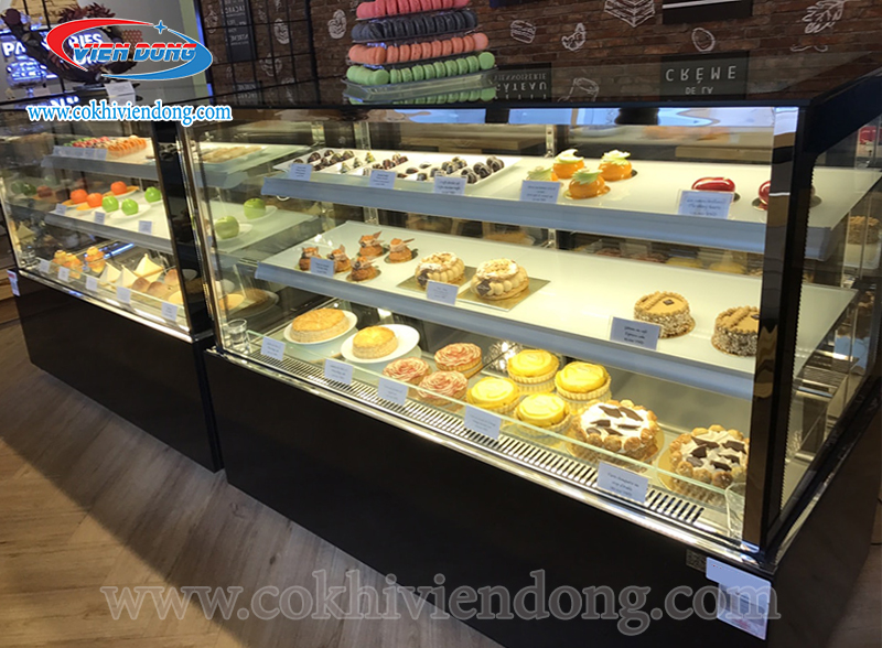 tủ trưng bày bánh kem