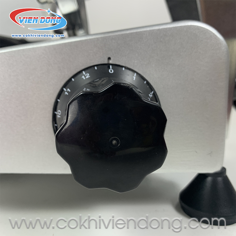 Máy cắt thịt đông
