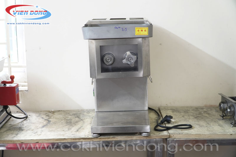 máy thái thịt lợn tươi sống
