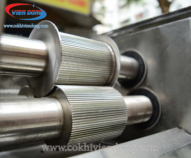 máy ép nước mía tạo bọt