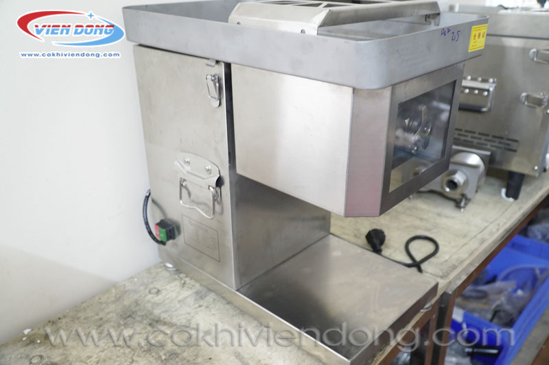 Máy thái thịt lợn tươi sống