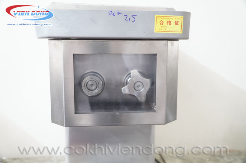 Máy thái thịt lợn tươi sống