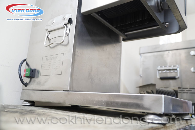 Máy thái thịt lợn tươi sống