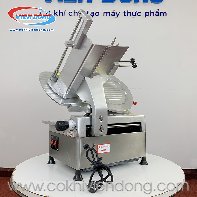 Máy xắt thịt bò 