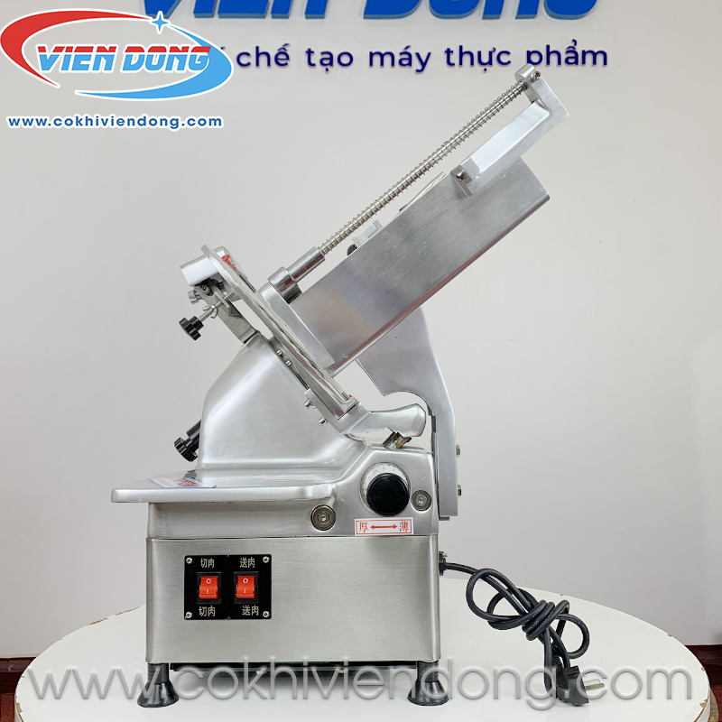 Máy xắt thịt bò 