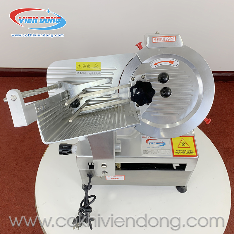 Máy xắt thịt bò 