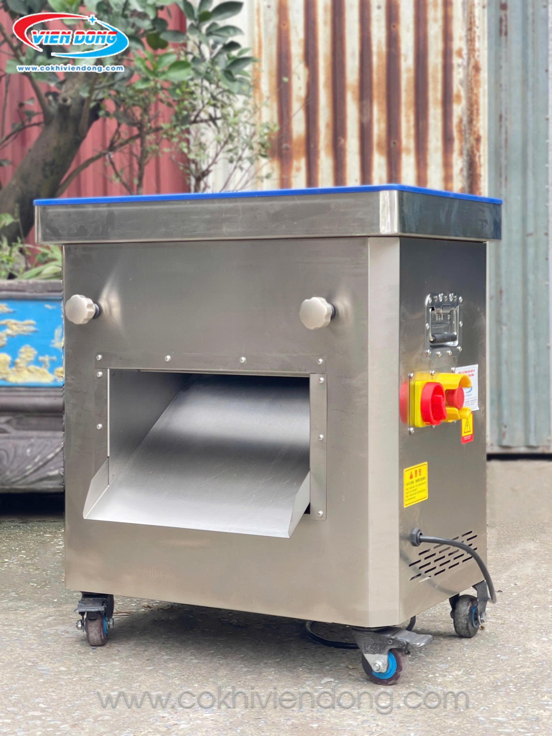 Máy cắt thịt sống