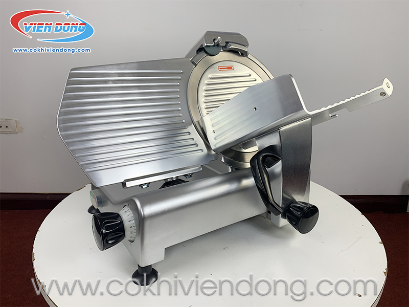 máy thái thịt bò tái