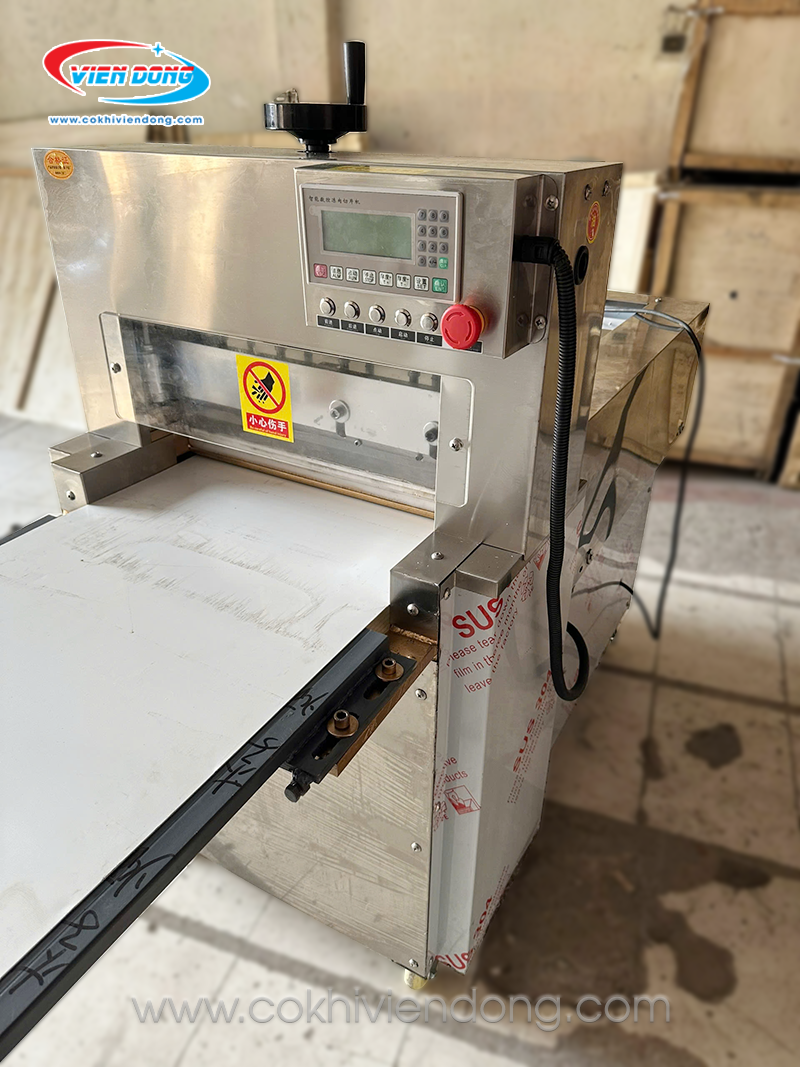 máy cắt thịt đông